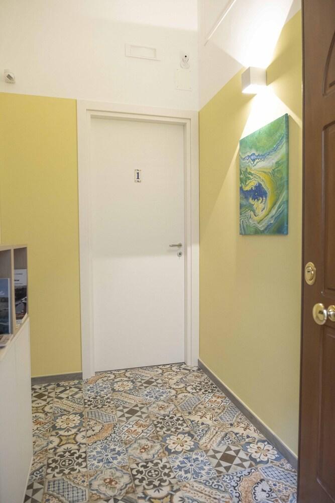 إل بيندي بي آند بي داخلي
