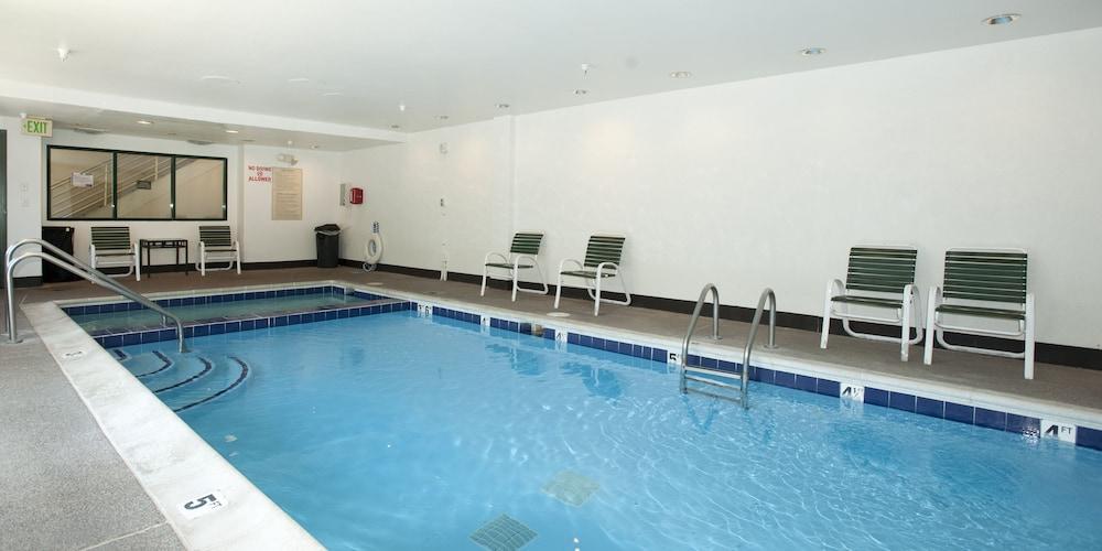 جيتوي ماونتن لودج باي كيستون ريزورت حمام سباحة مغطى