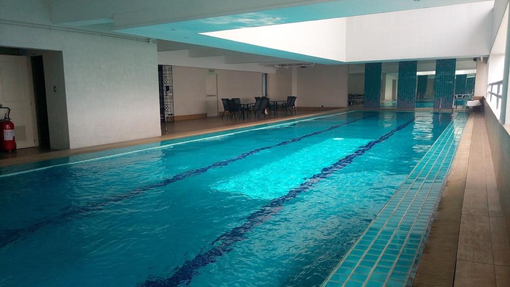 ذا بيك تاور إن هارت أوف ماكاتي سي بي دي حمام سباحة مغطى