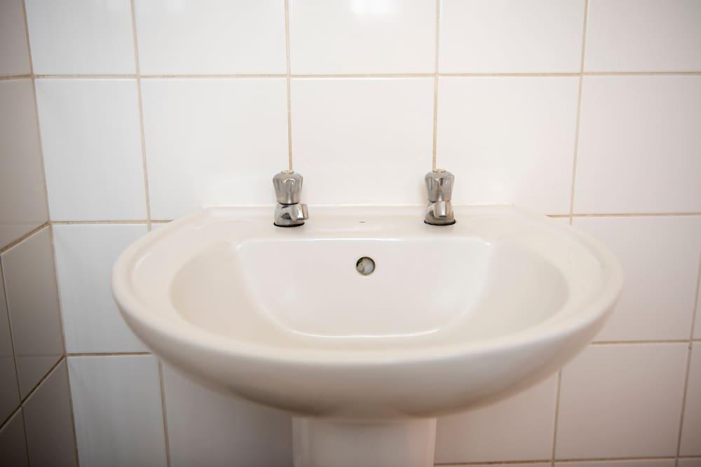 إيكوموتل أو آر تامبو إنتل حوض الحمام