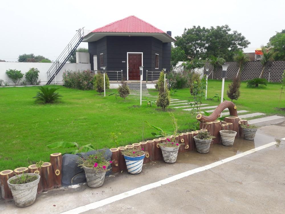 Tanishq Resort Nimbahera Property Grounds