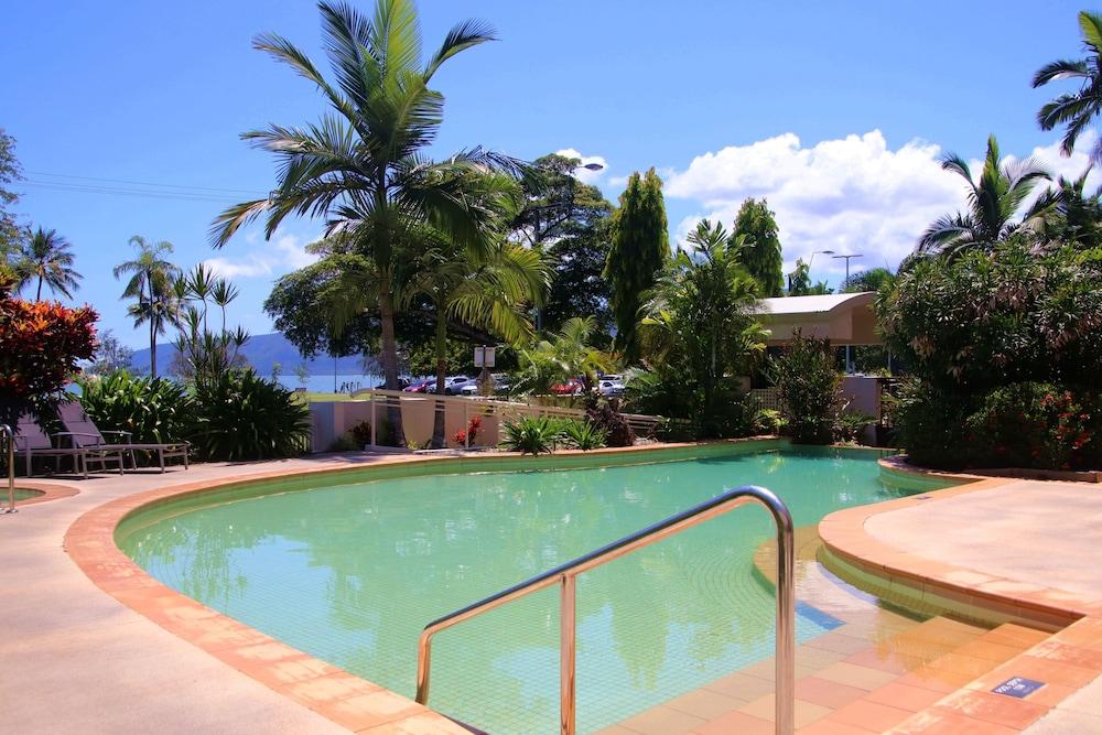 181 The Esplanade Outdoor Pool