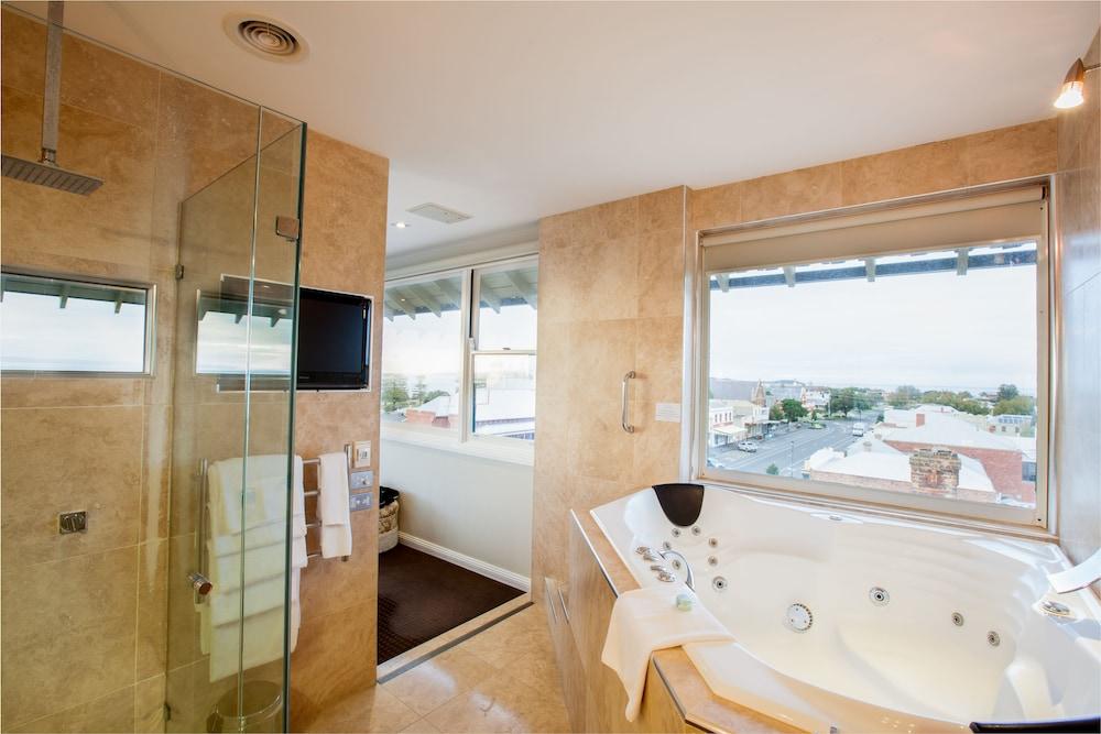 Vue Grand Room