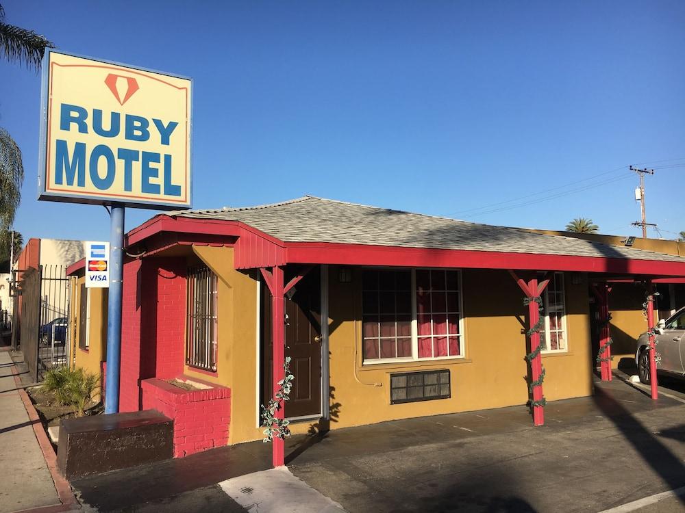 Ruby Motel Featured Image