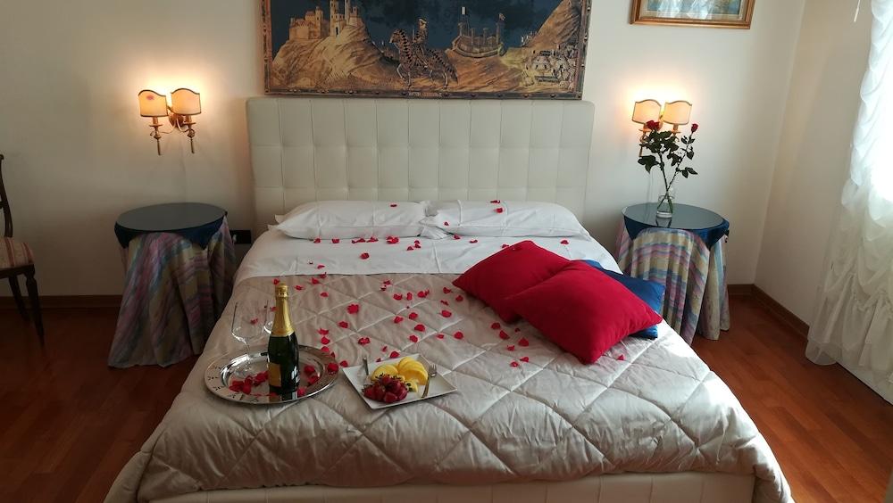 بد آند بريكفاست أميتشي دي فينيتسيا غرفة