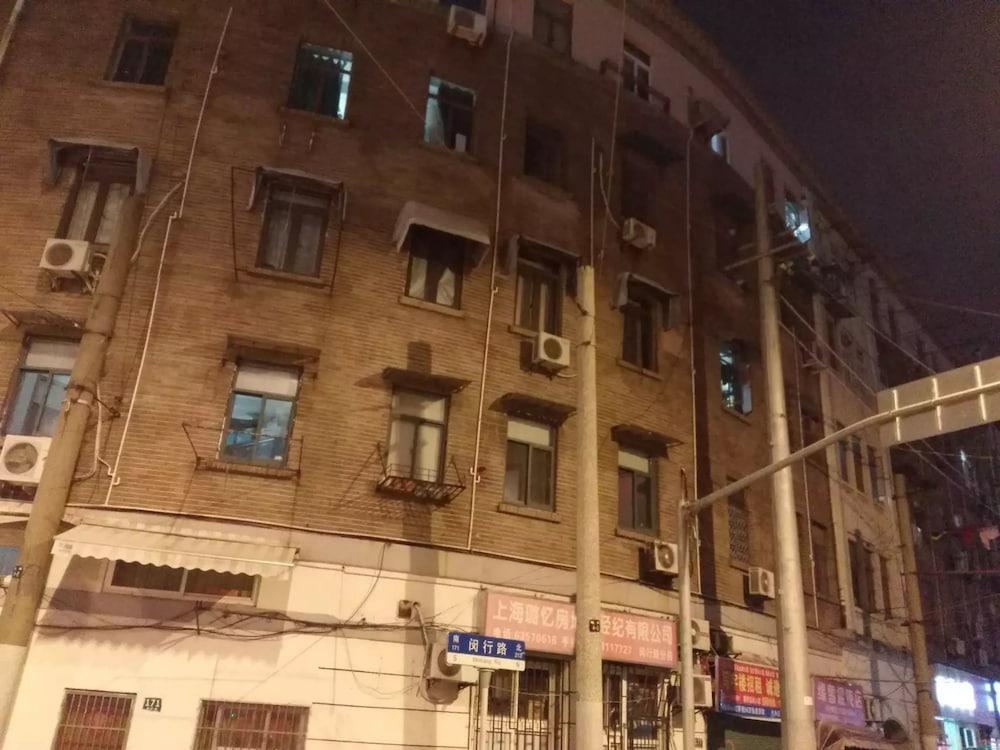 بوجيانغ هوم لودجينج مينهانج رود الصورة الأساسية