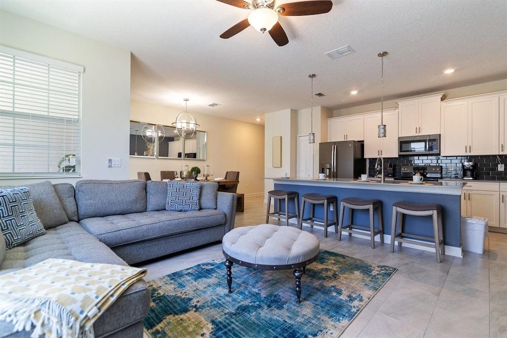 تشامبيونز جايت 4 بد روم 3 باث روم تاون هوم الصورة الأساسية