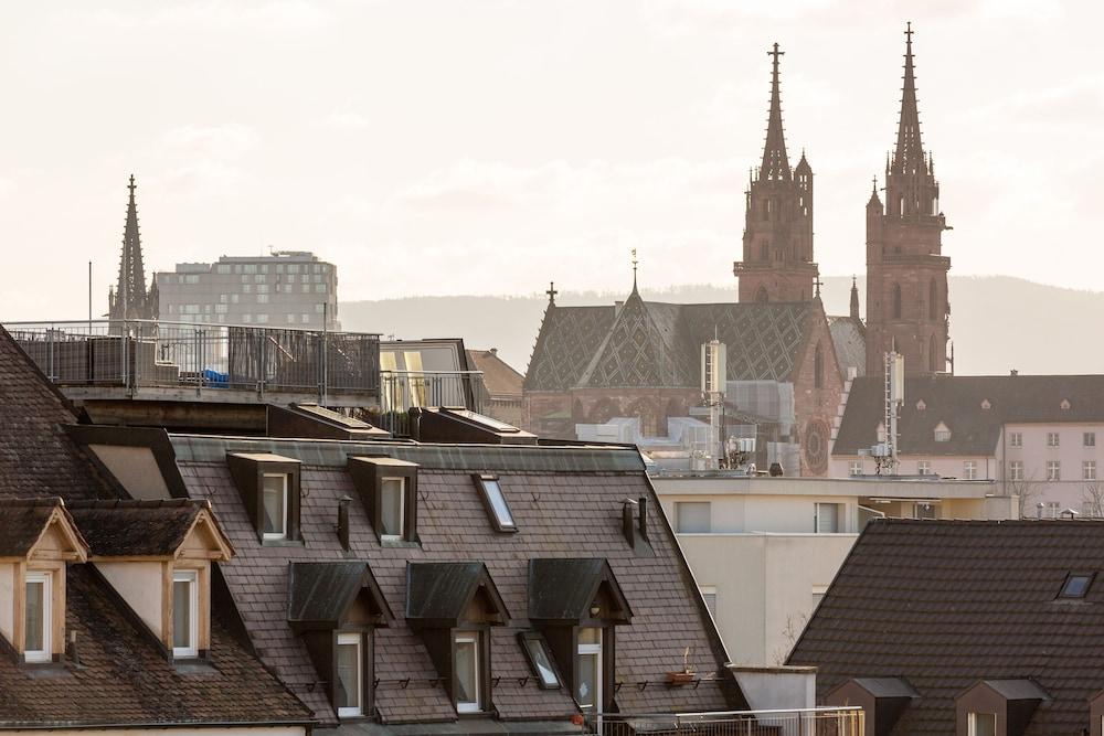 هوتل رهينفلدرهوف تفاصيل الفندق من الخارج