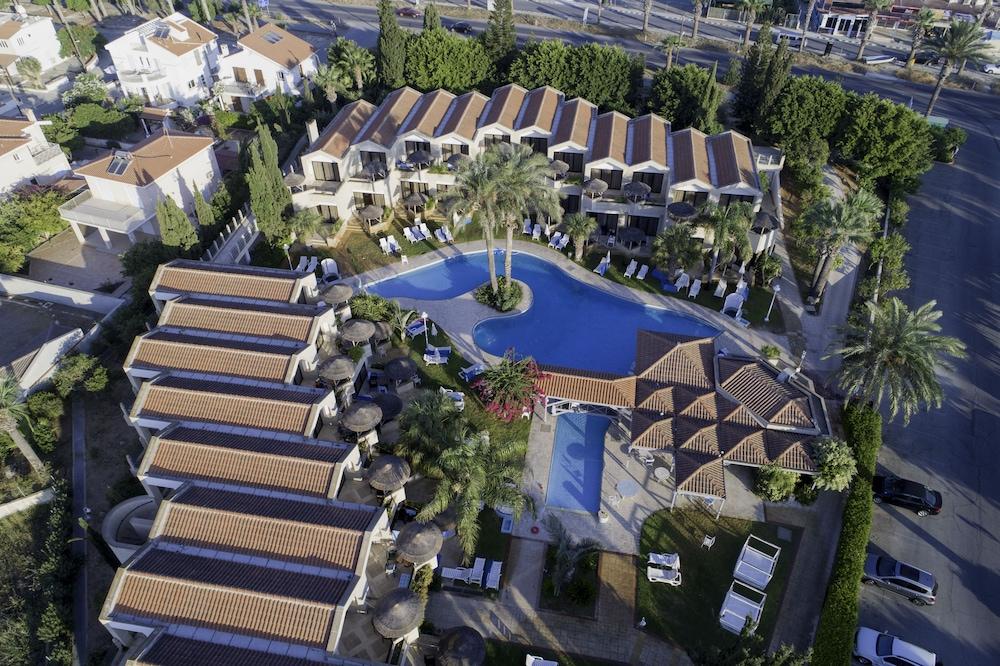 بالم بيتش هوتل آند بونجالوز منظر من الجو