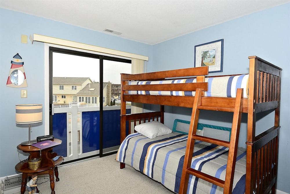 إيست أوف ذا سن 621 باي لونج آند فوستر غرفة