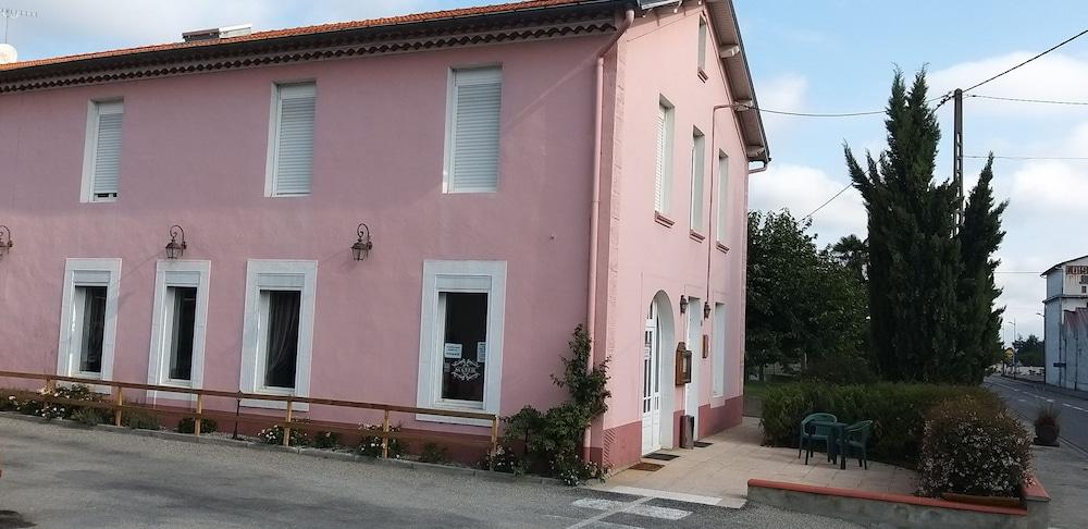 أوتل كاستل دولم