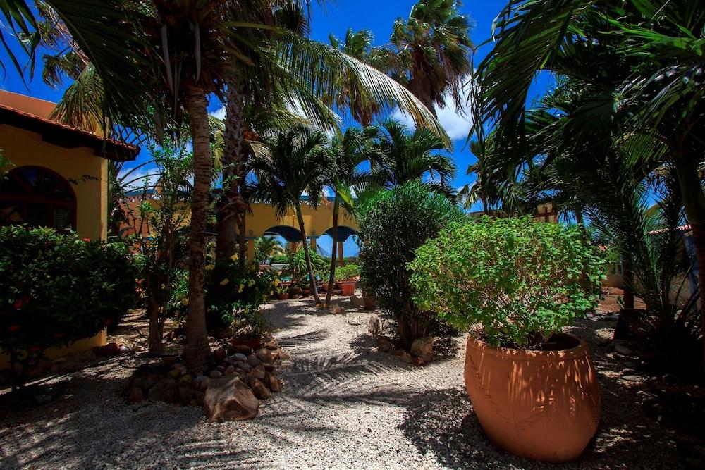 Goood Resort Interior Entrance