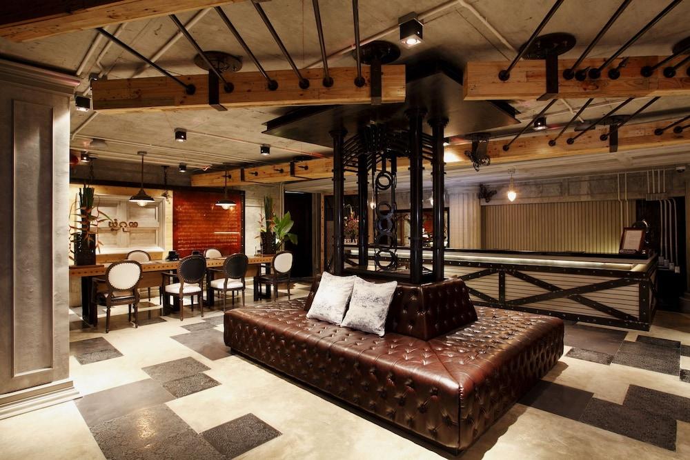 مودوس كوندو مينيام سويتس آند سيرفيست ريزيدنس منطقة الجلوس في الردهة