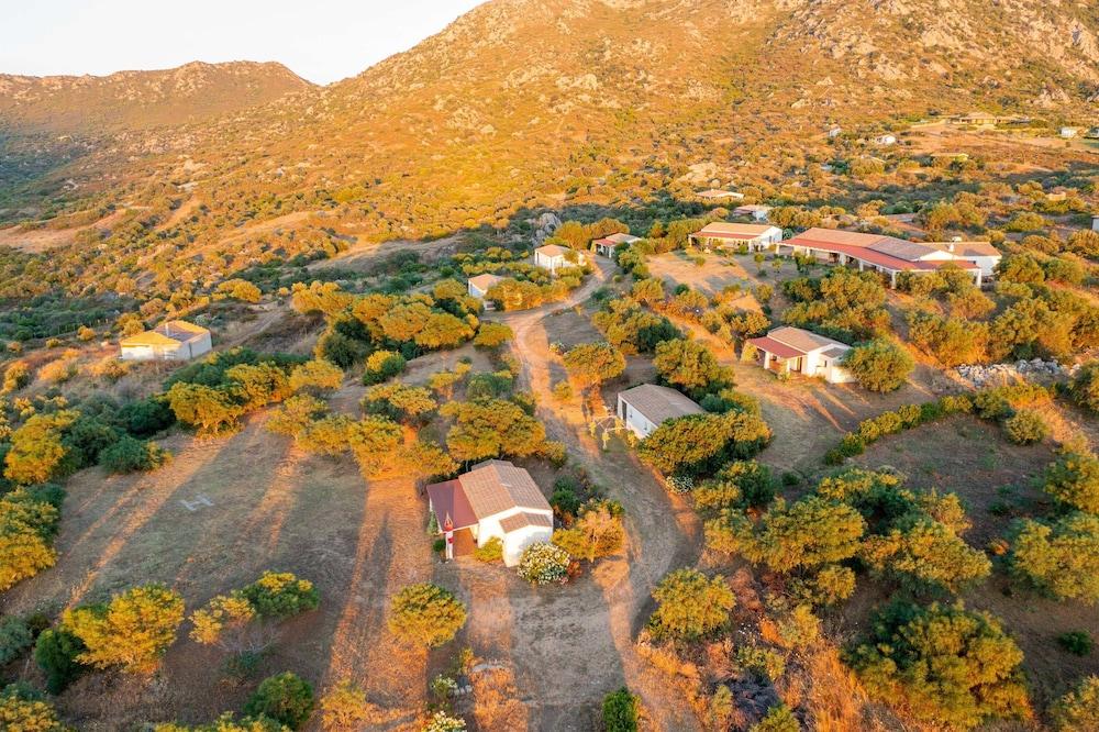 هوتل بورجو ألبا بارونا منظر من الجو