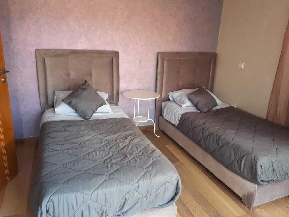 ليه بيرل دو تاماريسليه بيرل دو بودريكة طاماريس غرفة