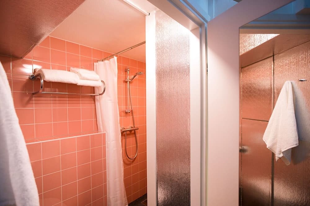 SWEETS - Westerdoksbrug Bathroom Shower
