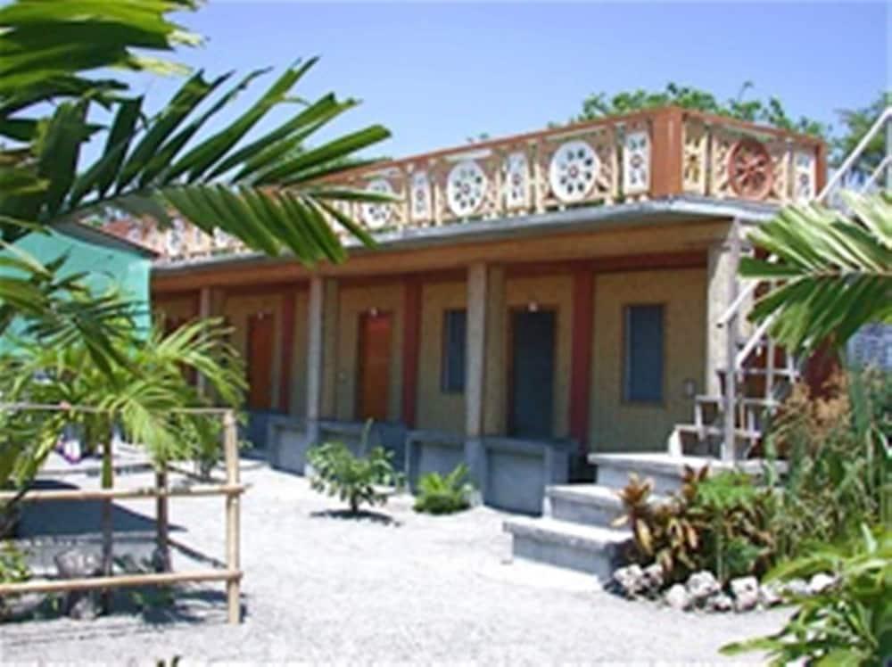 Megan's Paradisio Beach Resort Exterior