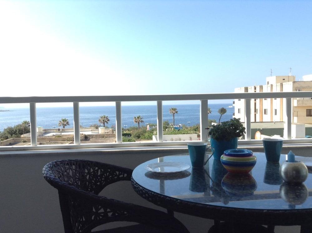 لاكشري سيفرونت أبارتمنت ويذ بول غرفة