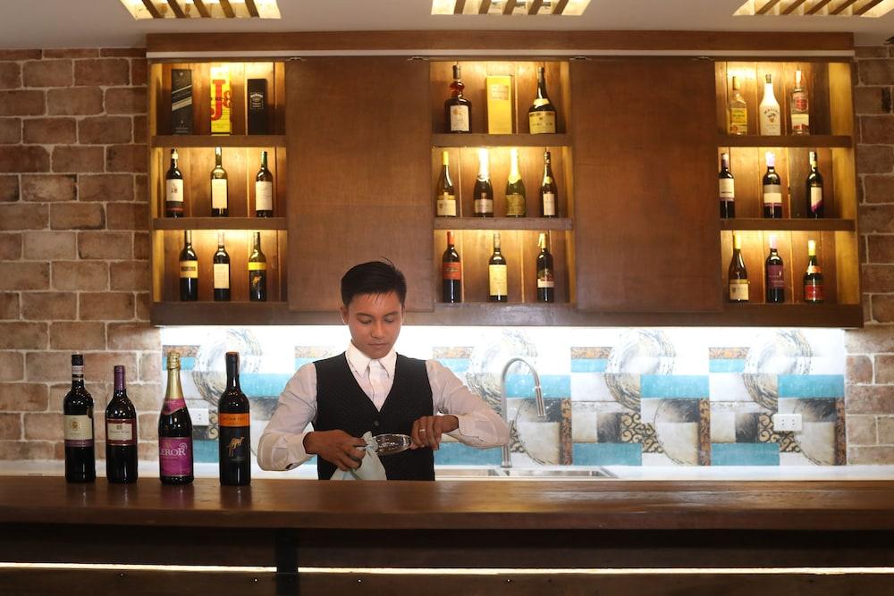 Sola Hotel