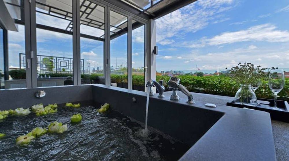 Riva Arun Bangkok Private Spa Tub