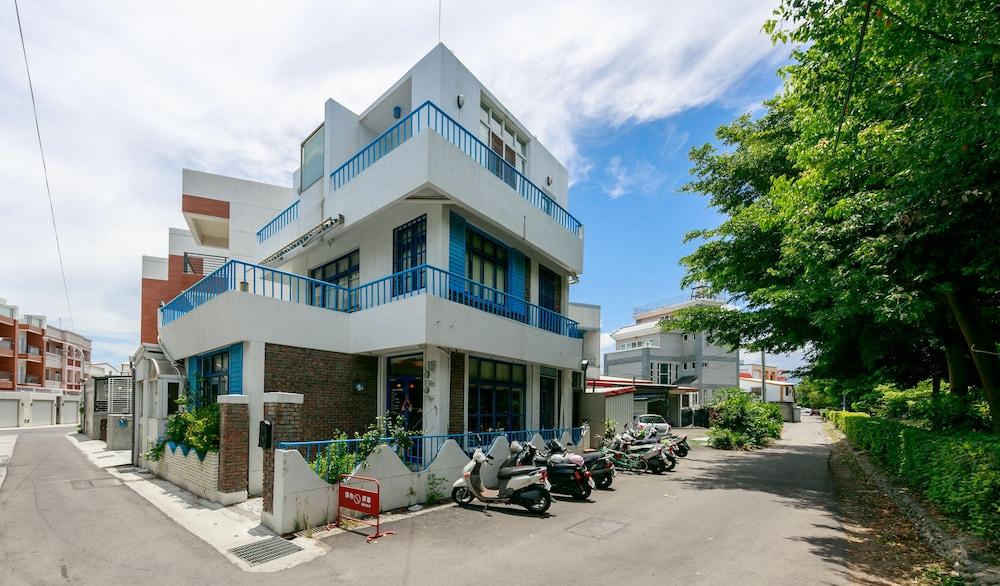 أويا كافيه بي آند بي