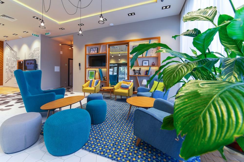 هوليداي إن كالينينجراد، آن آي إتش جي هوتل منطقة الانتظار في الردهة