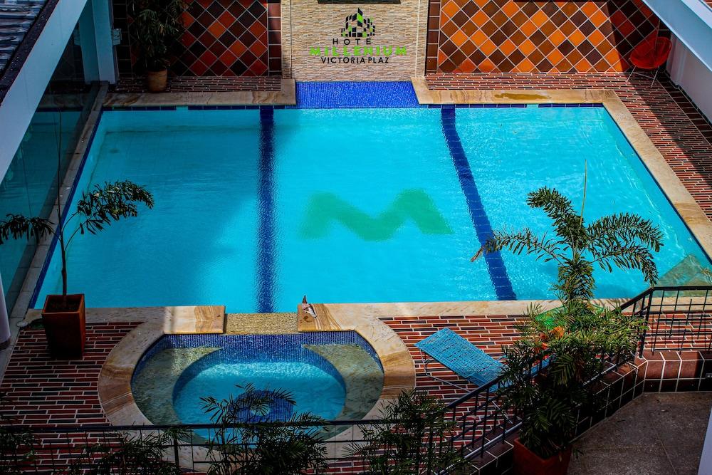 هوتل ميلينيوم فيكتوريا بلازا حمام سباحة مكشوف