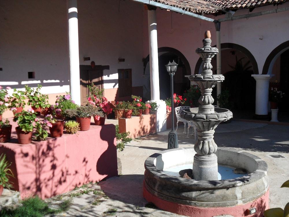 أوتيل لوس أركوس دي سول