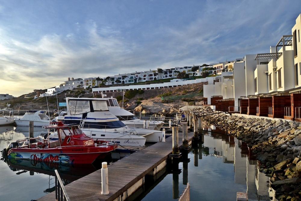 كلوب ميكونوس مارينا فيليدج