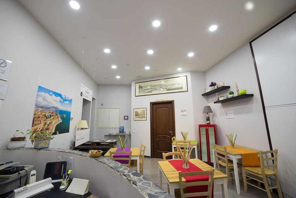 بي آند بي لو 4 ستاجوني دانتز سويتس باي كلابا جروب ديسلوكيتيد هوسبيتاليتي منطقة الاستقبال