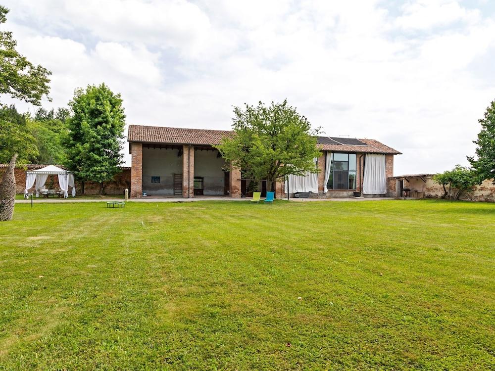 Typical Farmhouse With Heated Pool Exterior