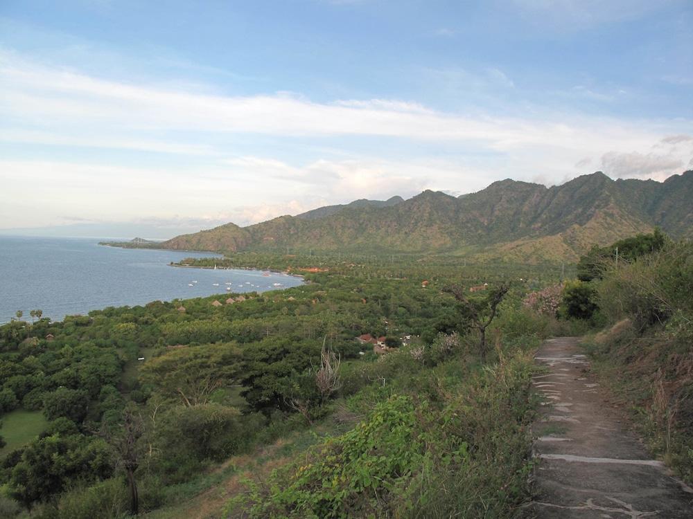 Mimpi Nyata Villa & Dive Center Exterior