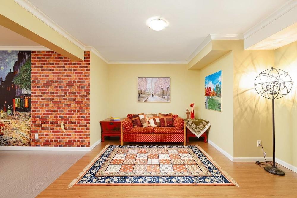 كوزي 3 بد روم إن نورث فانكوفر