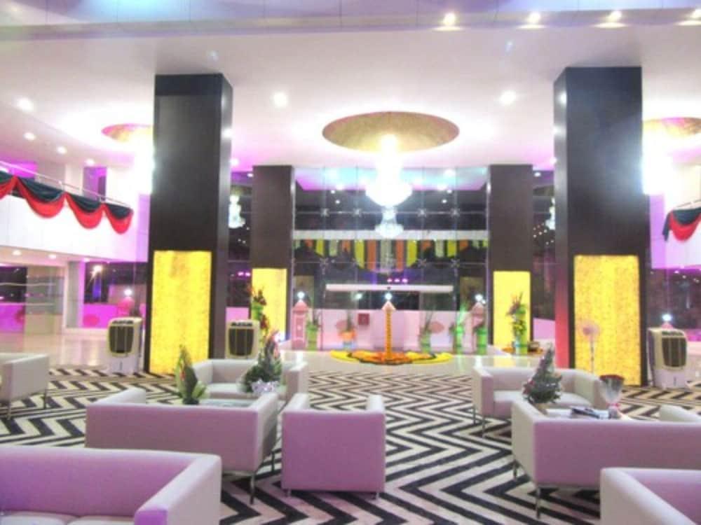 ذا بايك سوراج بلازا فيج هوتل، ثان الردهة