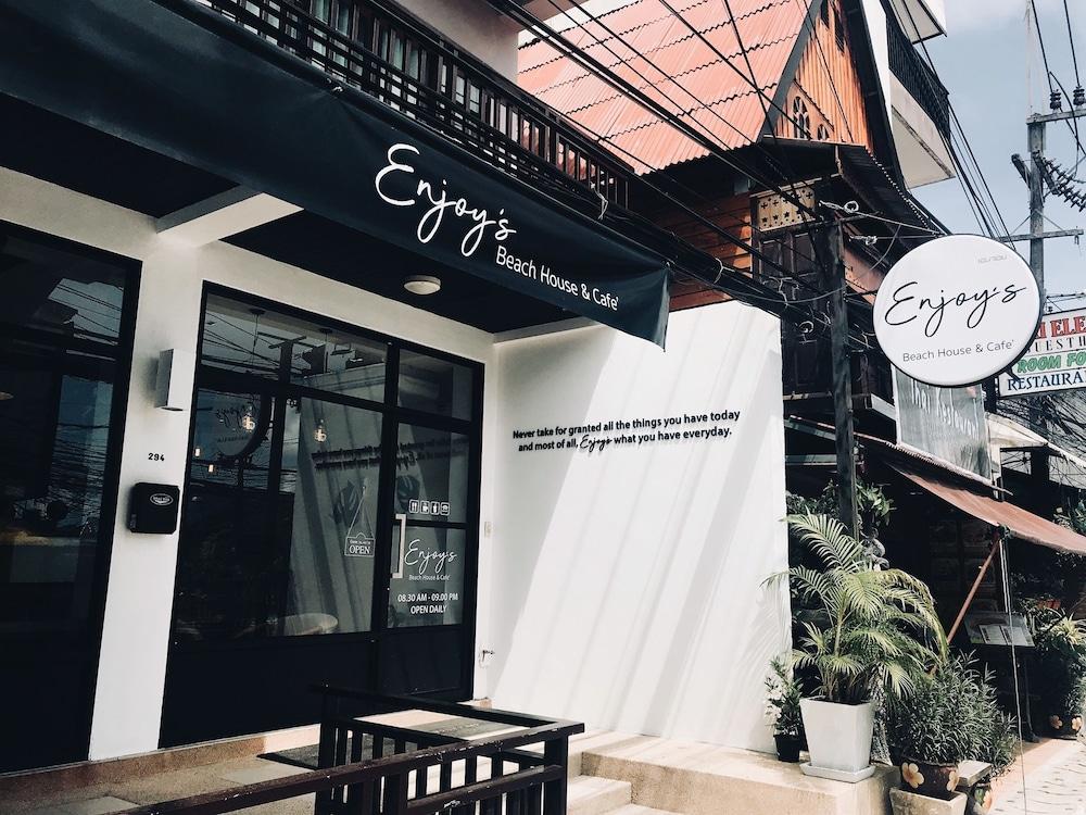 إنجويز بيتش هاوس آند كافيه' الصورة الأساسية