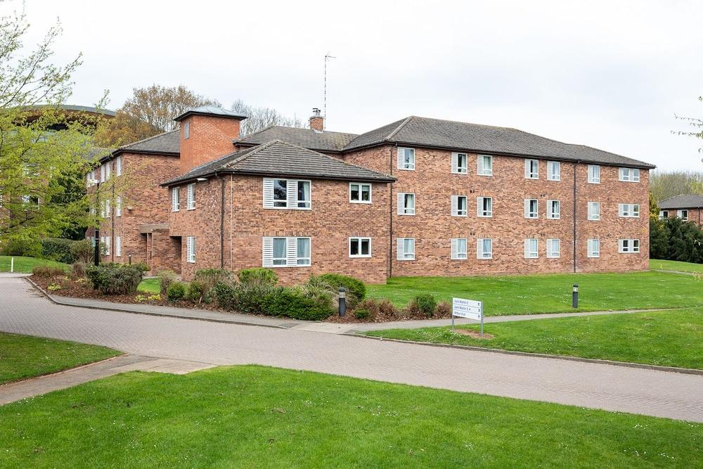 ورويك كونفرانسز - سنترال كامبوس فينوز المنطقة الخارجية