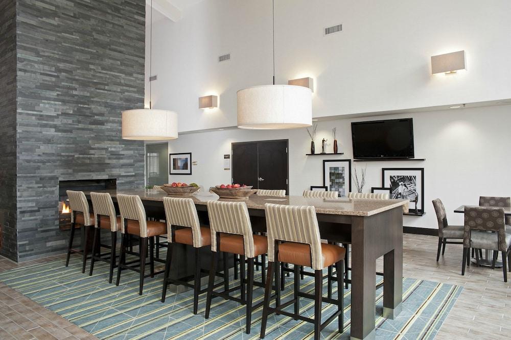 هامبتون إن آند سويتس شيكاجو\لينكولنشاير الردهة