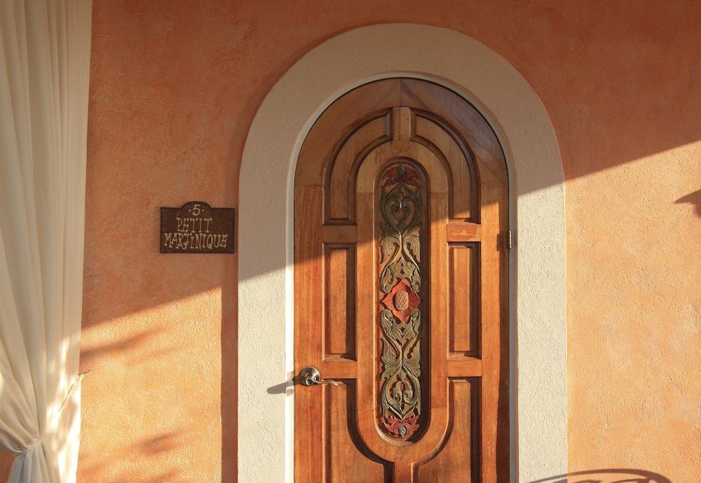 ليتل أركس بوتيك هوتل باربادوس - للبالغين فقط تفاصيل الفندق من الداخل