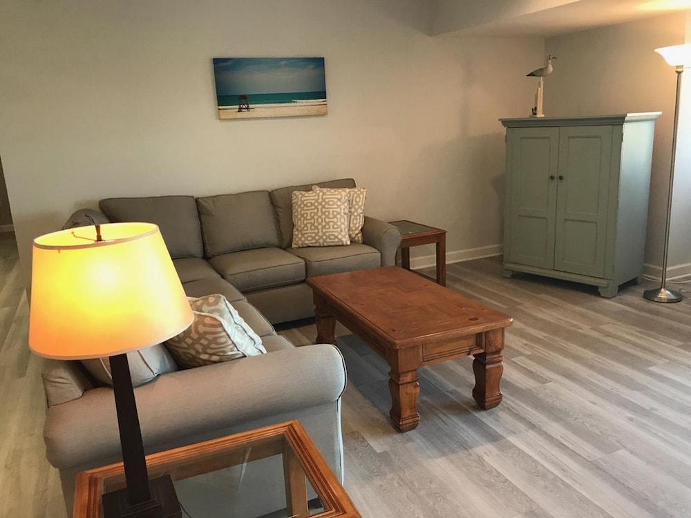 هينلوبين يونيت 712 باي لونج آند فوستر داخلي