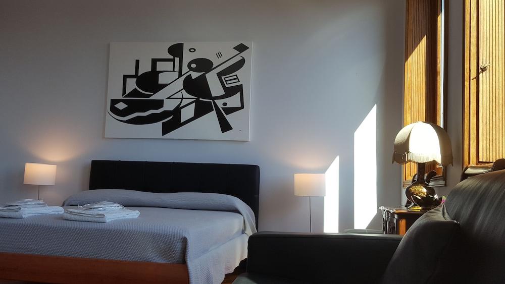 بي آند بالتر - جاليريا يونيون غرفة