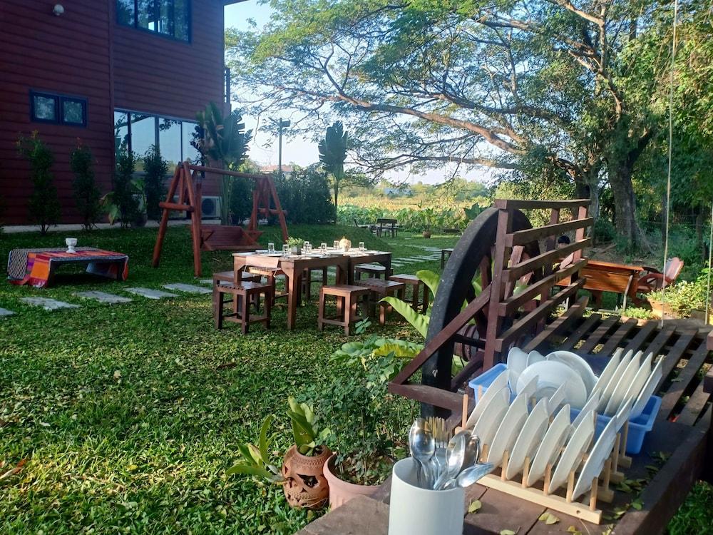 Baanbua Nonlen BBQ/Picnic Area