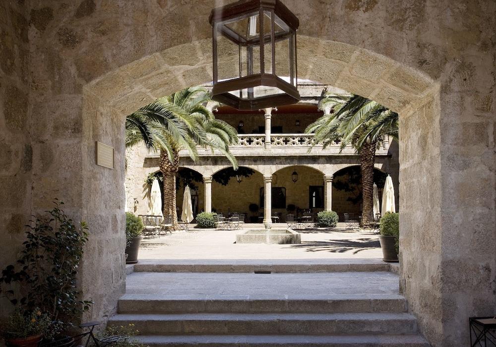 بارادور دي خارانديلا دي لا فيرا تفاصيل الفندق من الخارج