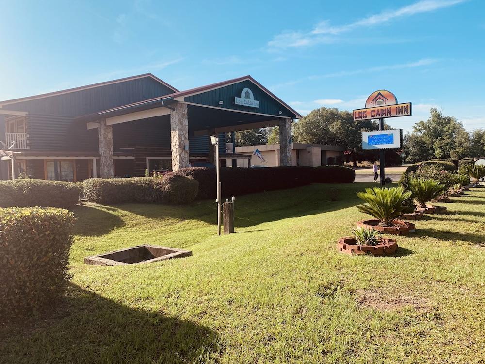 Log Cabin Inn Featured Image