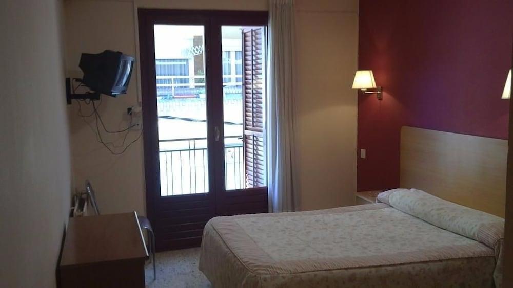 Hostal Cal Jaume Room