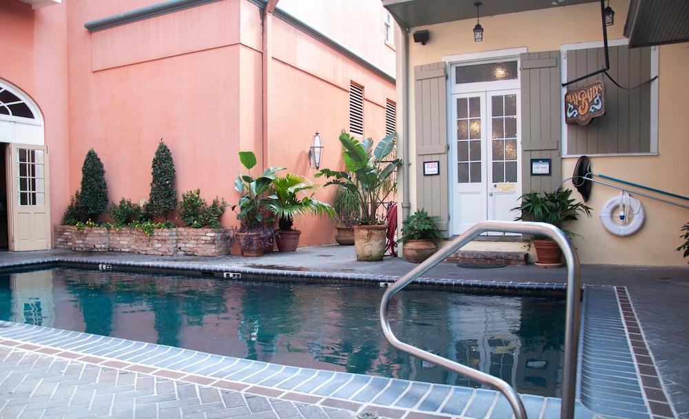 دوفين أورليانز هوتل حمام سباحة مكشوف