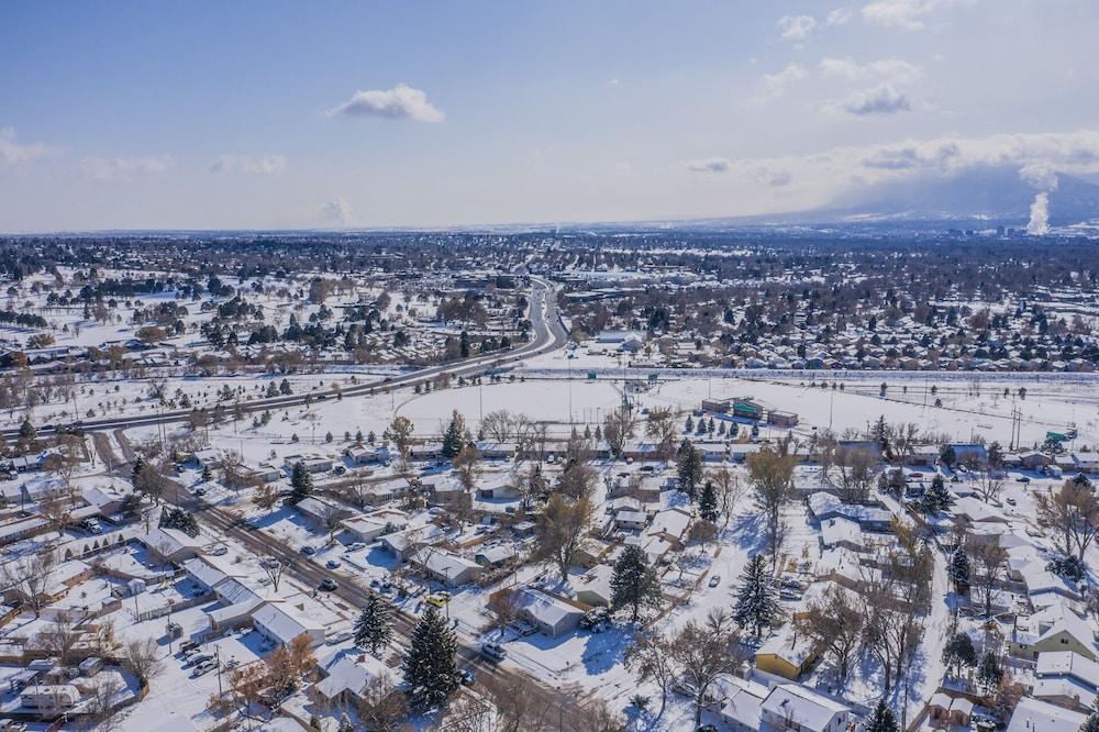 كولورادو سبرينج زي ي س ي سٕس راي كوتاجدوج فريندلي! منظر من الجو