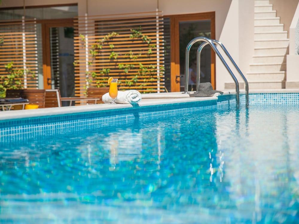 بوتيك هوتل كاسا ديل ماري  بلانش حمام سباحة مكشوف