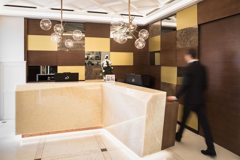 هوتل يوروبا سبلينديد منصة تسجيل إجراءات الوصول/المغادرة