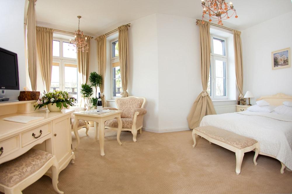 هوتل تشرينيكو دوور