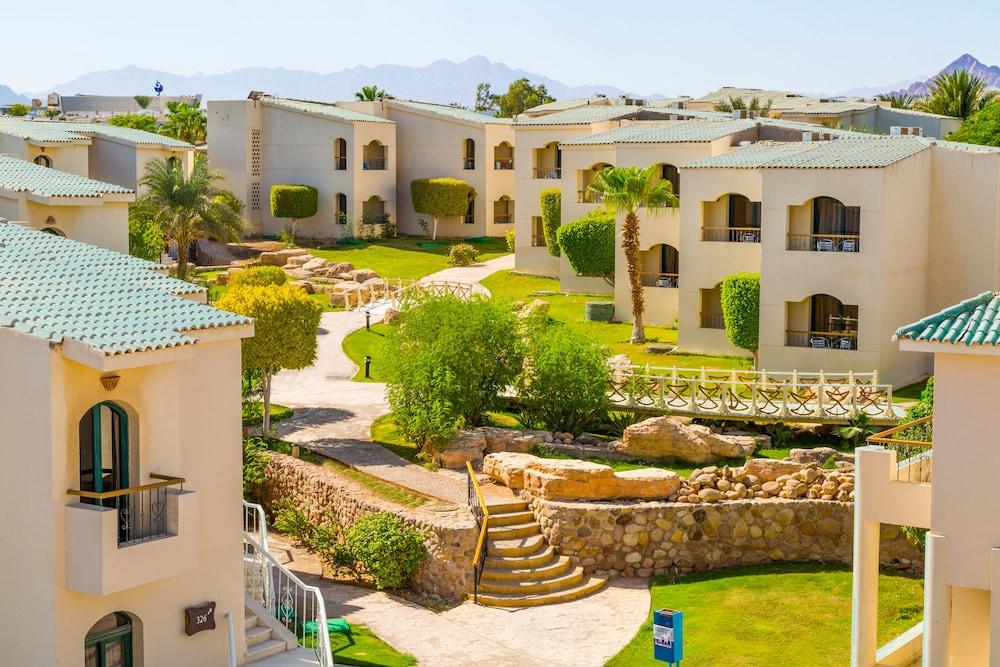 Island View Resort Exterior detail